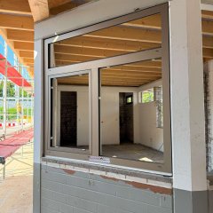 Fenster Personal- und Einganggebäude