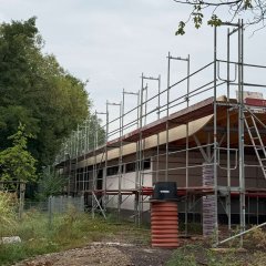 Attika Umkleidegebäude