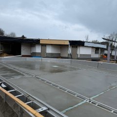 Bodenkanäle und Estrichbeton am Nichtschwimmerbecken