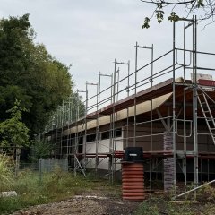 Attika Umkleidegebäude