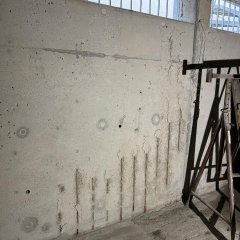 KG Wand sandgestrahlt