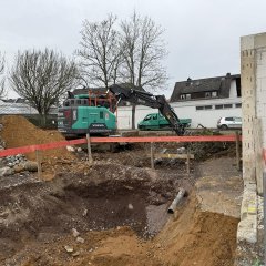 Aushub für Einzelfundamente und Baugrunduntersuchung
