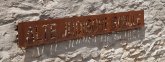 Schild an der alten jüdischen Schule Schild an der alten jüdischen Schule