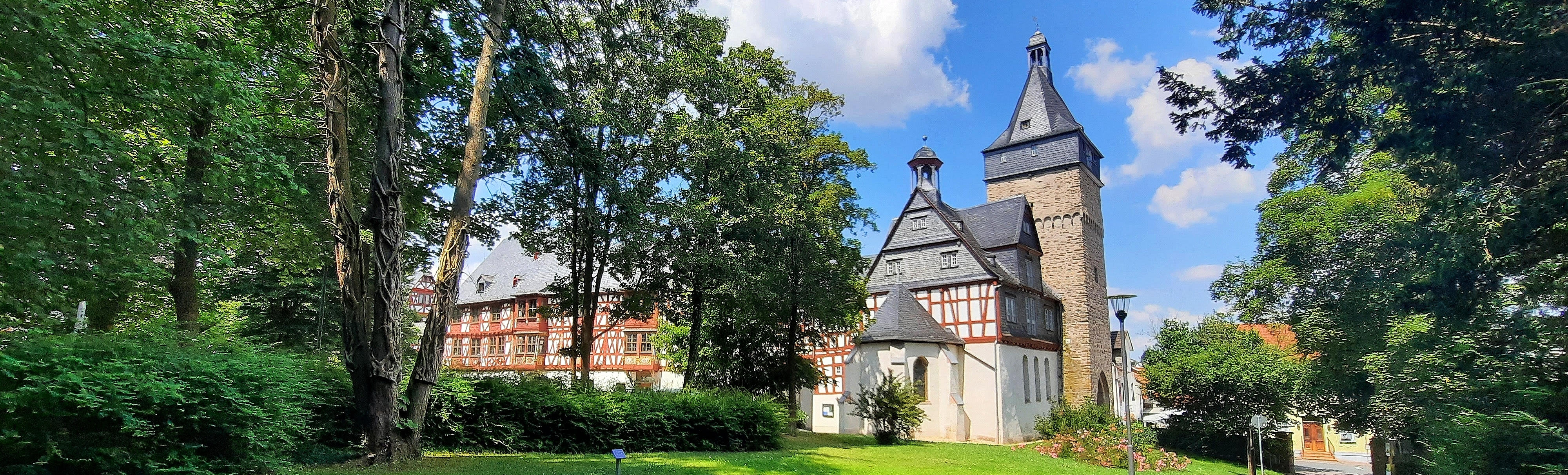 Hohenfeldkapelle mit Obertorturm