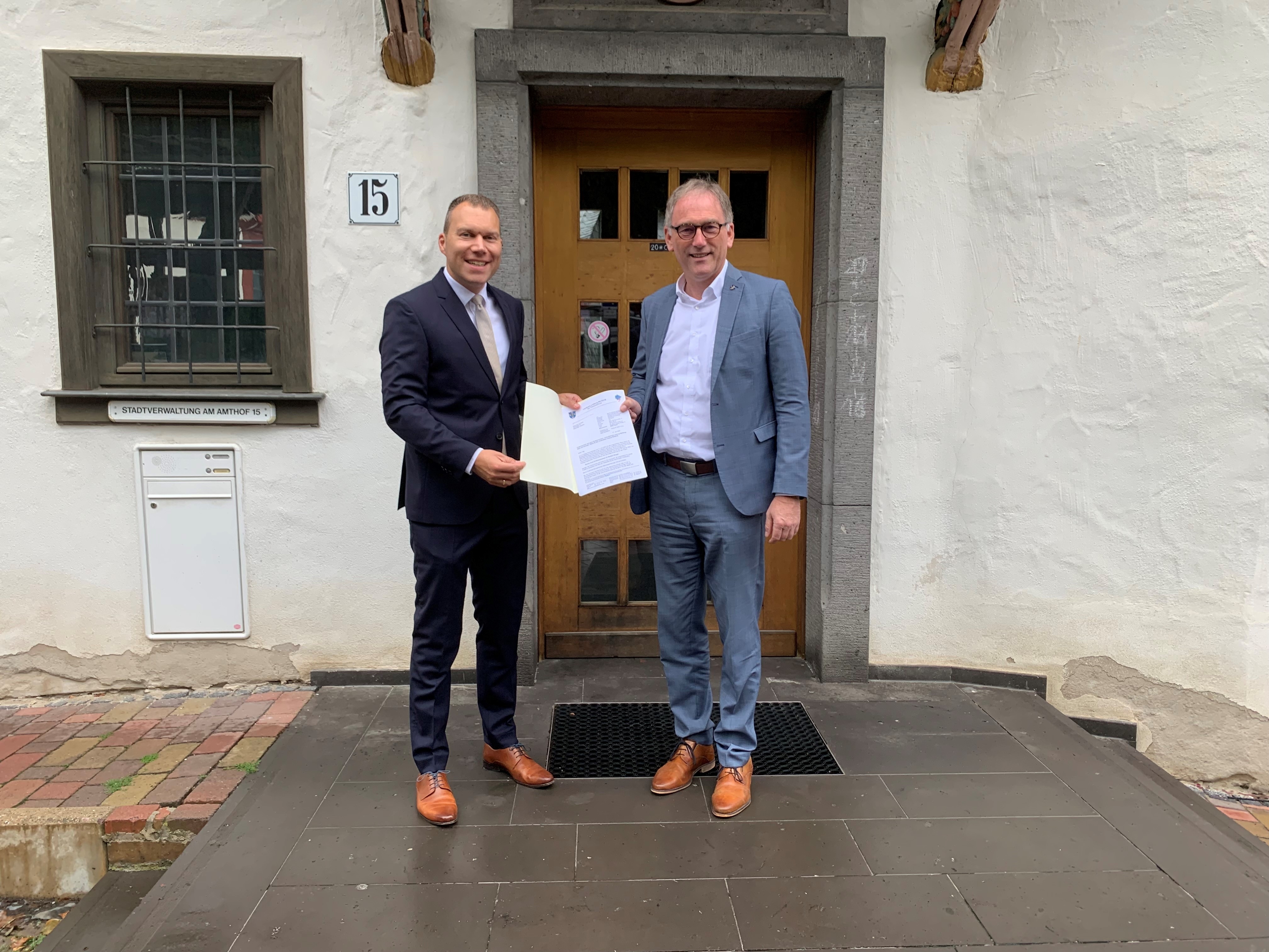 Übergabe eines Förderbescheides