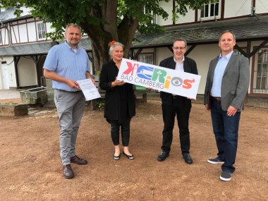 Doris Ammelung gewinnt den Wettbewerb für das neue Logo "Kurios" Doris Ammelung gewinnt den Wettbewerb für das neue Logo "Kurios"