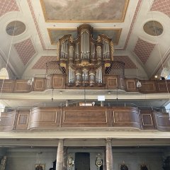 Innenansicht der katholischen Kirche St. Peter und Paul